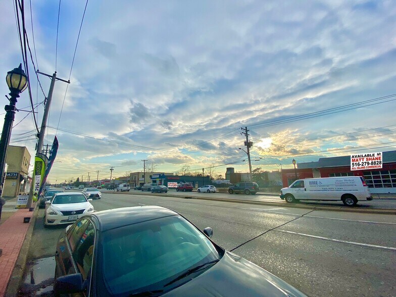 More Photos Of 1822-1836 Deer Park Ave, Deer Park Auto Repair For Sale