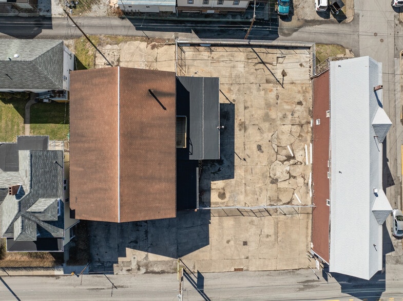 More Photos Of 512 National Rd, Wheeling Flex For Sale