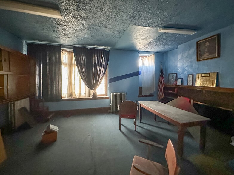 More Photos Of 6855 & 6747 Vinewood St, Detroit Religious Facility For Sale