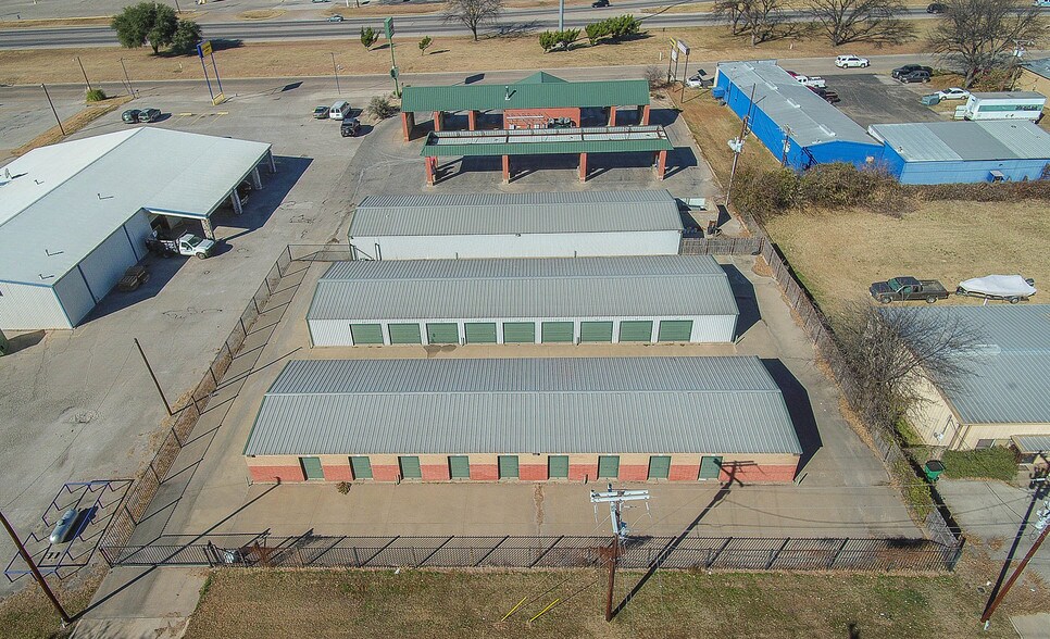 More Photos Of 1433 N Plaza Dr, Granbury Self Storage For Sale
