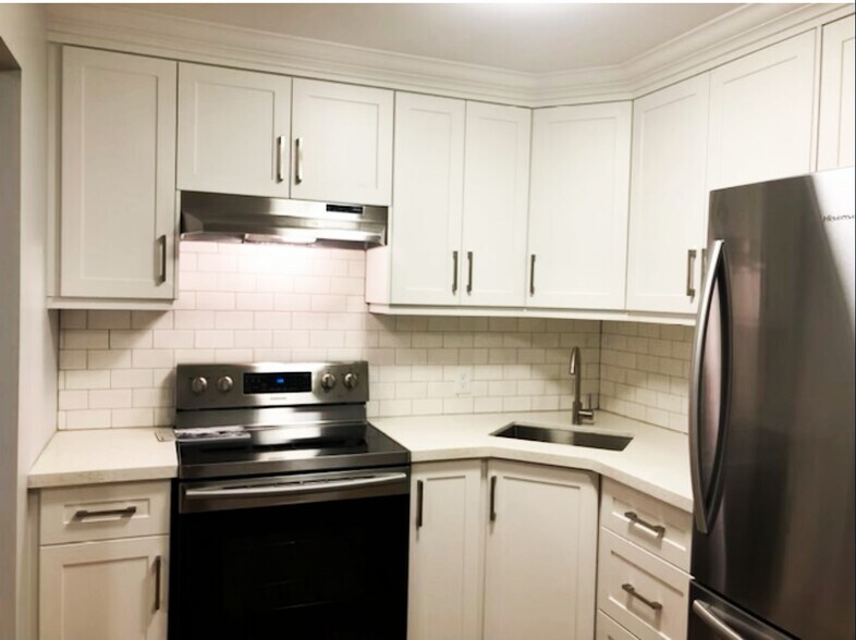 More Photos Of 336 Clinton St, Toronto Apartments For Sale