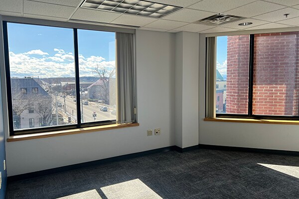 More Photos Of 30 Main St, Burlington Office For Lease
