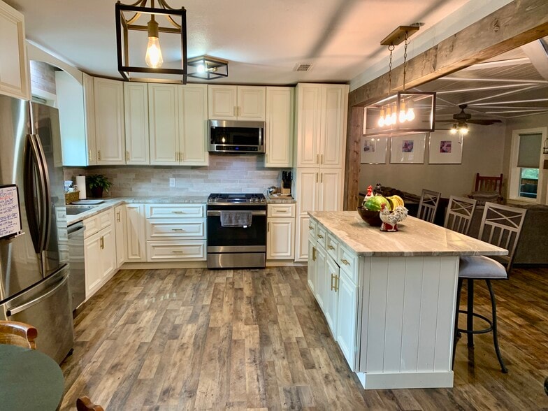 More Photos Of 2098 FM 1251, Beckville Specialty For Sale