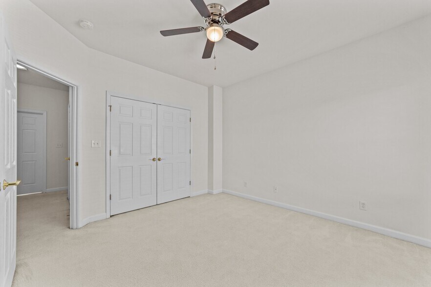 More Photos Of 2007 Baltic Ave, Virginia Beach Apartments For Sale