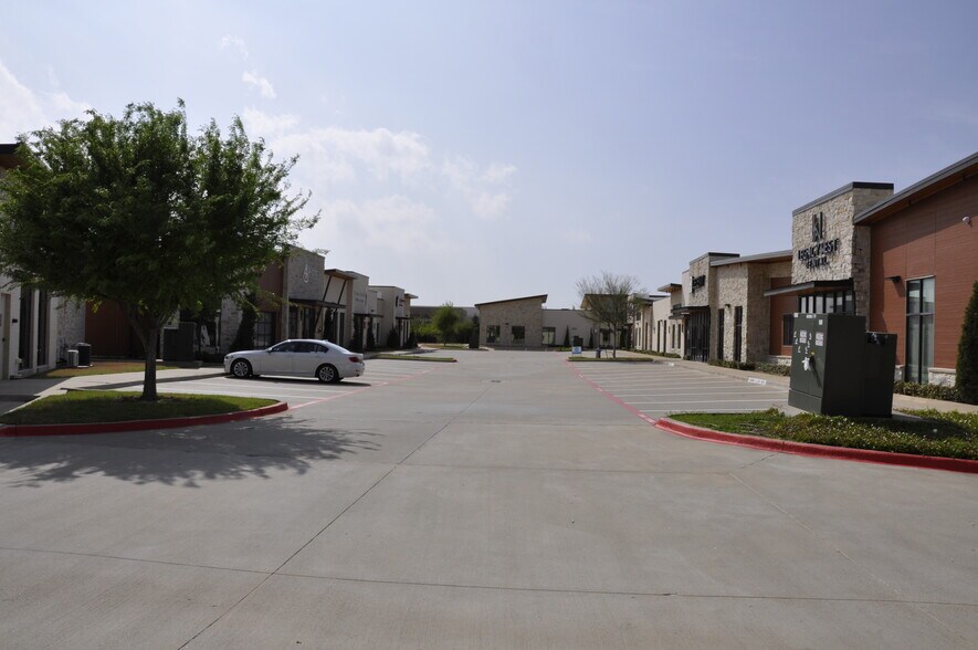 More Photos Of 6843 Communications Pkwy, Plano Office For Sale