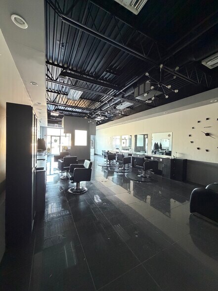 More Photos Of 10451 99 Ave, Fort Saskatchewan Storefront For Sale