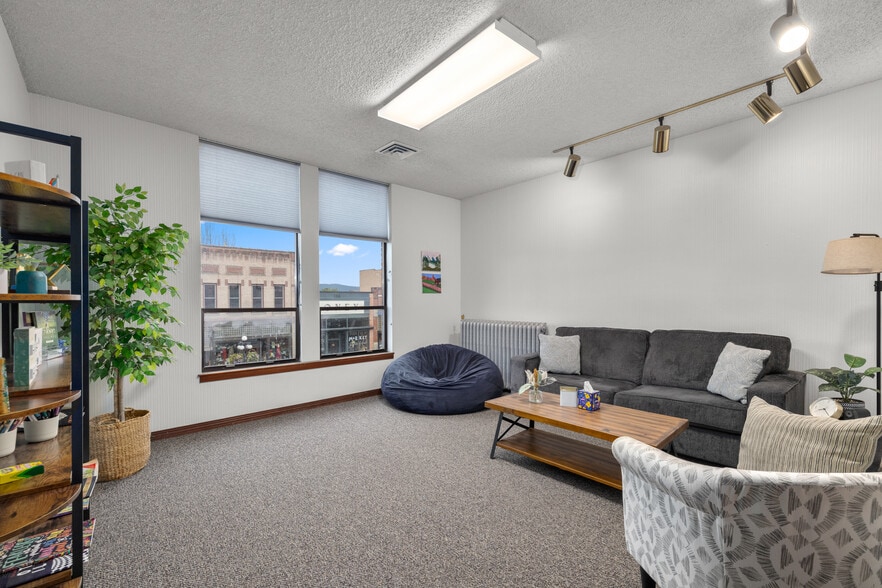 More Photos Of 17 2nd St E, Kalispell Storefront Retail Office For Sale