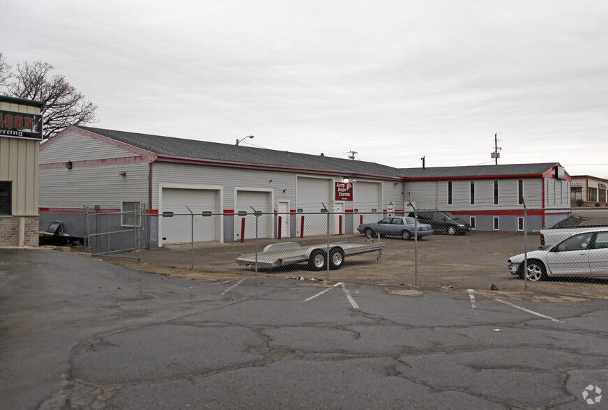More Photos Of 295-297 37th St NE, Rochester Auto Repair For Sale