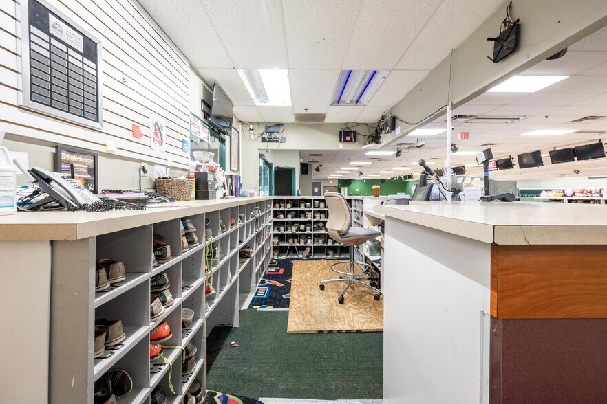 More Photos Of 129-145 Danbury Rd, New Milford Storefront For Lease