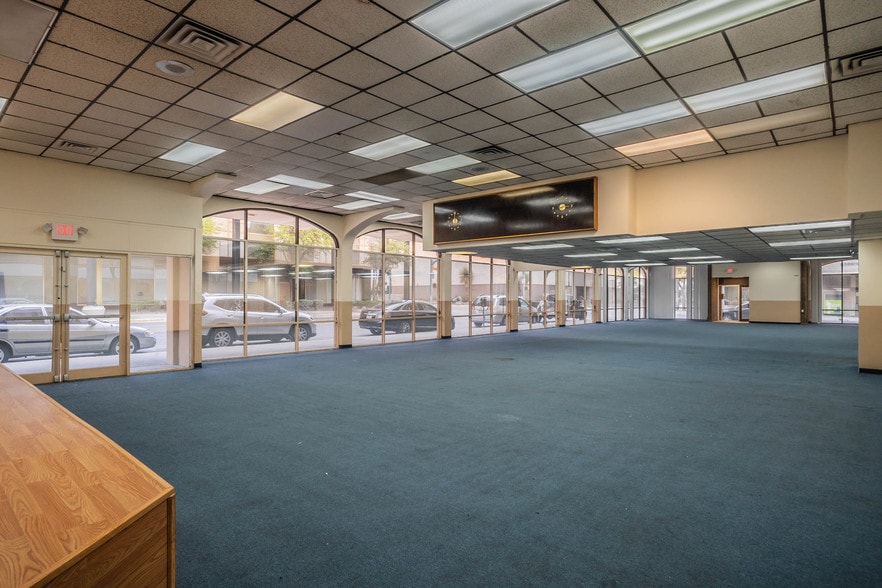 More Photos Of 321 N Stanton St, El Paso Loft Creative Space For Sale