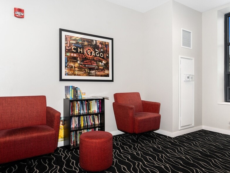 More Photos Of 6418 N Sheridan Rd, Chicago Apartments For Lease