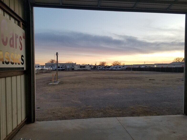 More Photos Of 7200 W Reno Ave, Oklahoma City Service For Lease