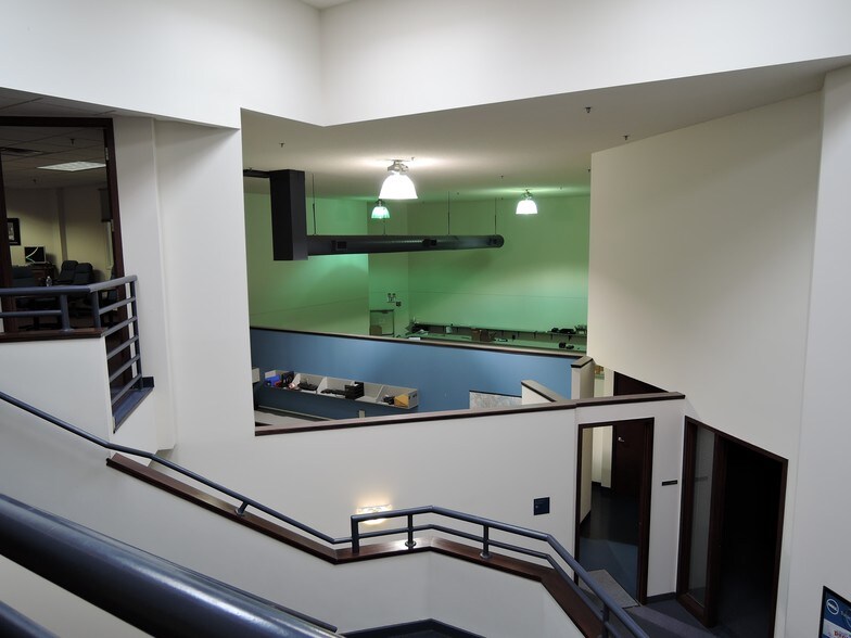 More Photos Of 9905 N 45th Ave, Plymouth Loft Creative Space For Sale