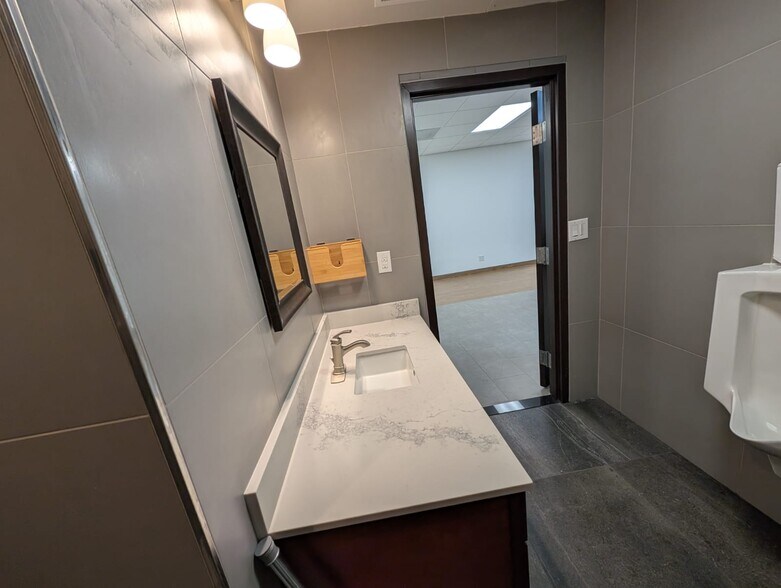 More Photos Of 200 Valley Dr, Brisbane Flex For Lease