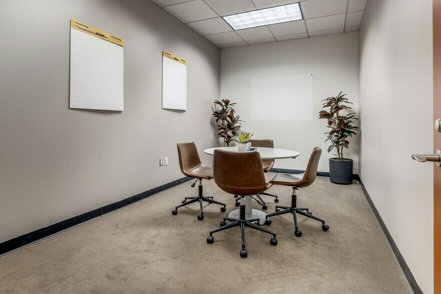 More Photos Of 13155 Noel Rd, Dallas Coworking Space