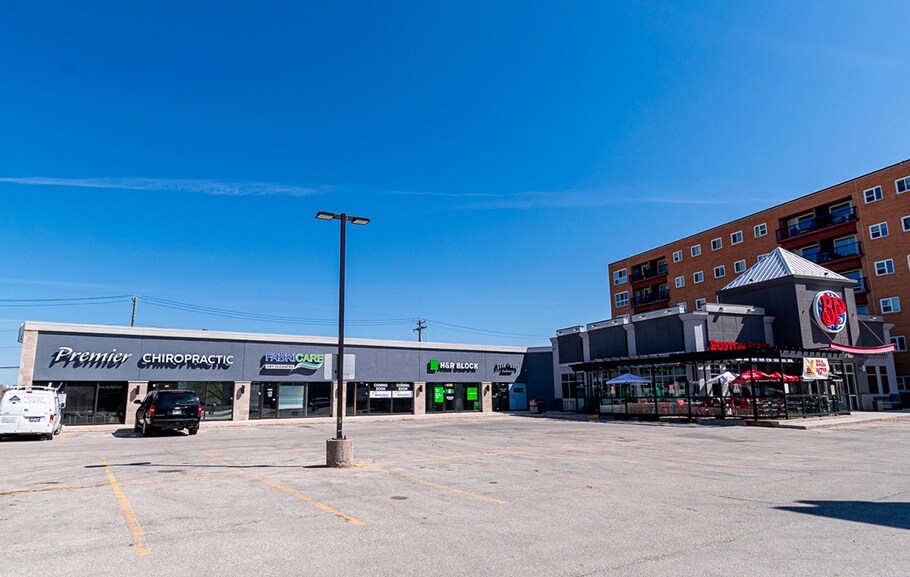 More Photos Of 2517-2525 Portage Ave, Winnipeg General Retail For Lease