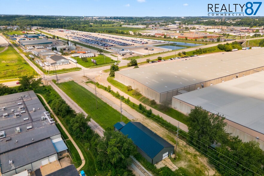 More Photos Of 4301 6th St SW, Cedar Rapids General Retail For Sale