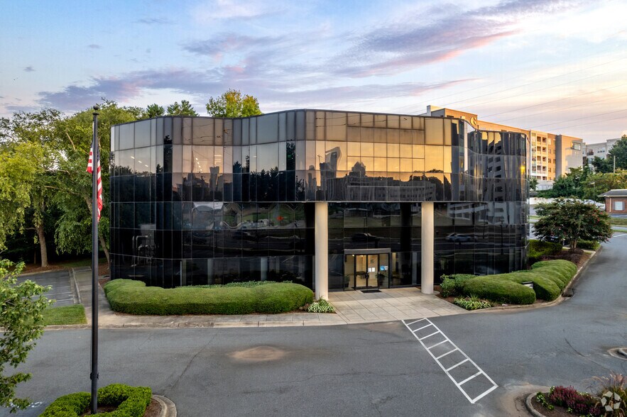 More Photos Of 741 Kenilworth Ave, Charlotte Office For Lease
