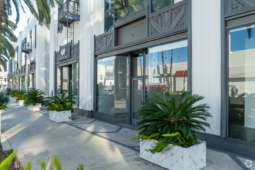 More Photos Of 5400-5420 Wilshire Blvd, Los Angeles Loft Creative Space For Lease