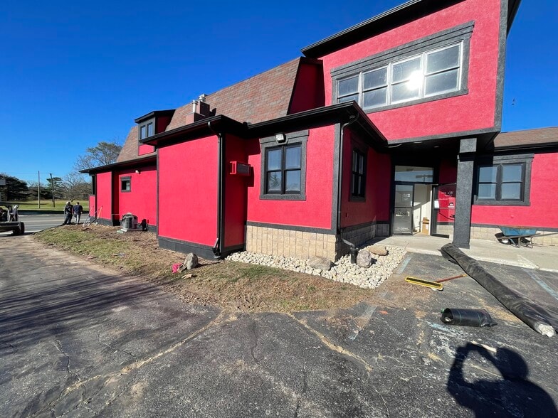 More Photos Of 150 S Washington St, Oxford Freestanding For Sale