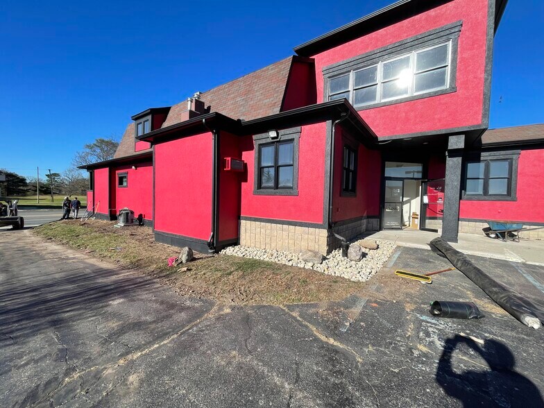 More Photos Of 150 S Washington St, Oxford Freestanding For Sale