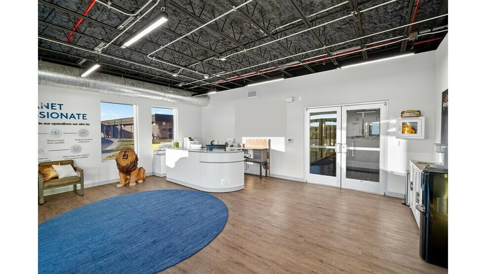 More Photos Of 1996 Brunswick ln, Deland Office For Lease