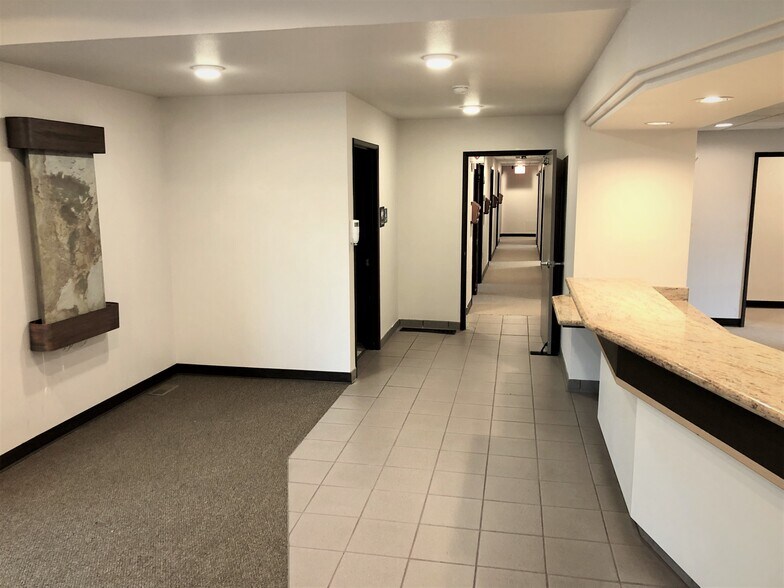 More Photos Of 19220 Mcloughlin Blvd, Gladstone Medical For Lease