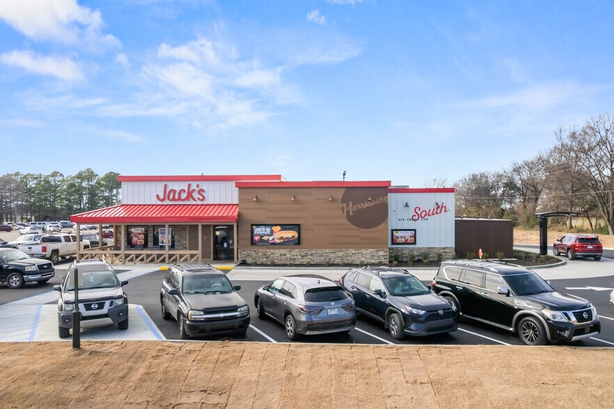 More Photos Of 300 Phillips St, Harrisburg General Retail For Sale