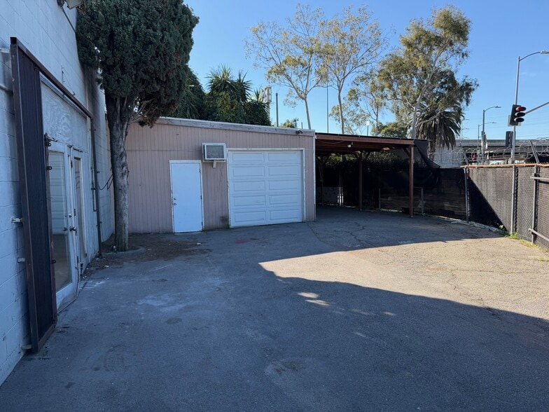 More Photos Of 5656 W Washington Blvd, Los Angeles Light Manufacturing For Lease