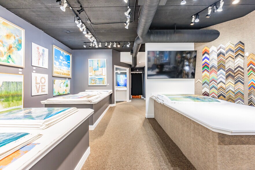 More Photos Of 2154 Trade Center Way, Naples Showroom For Sale