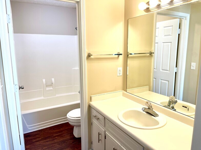 More Photos Of 2124 Hickory Bnd SE, Conyers Multifamily For Sale