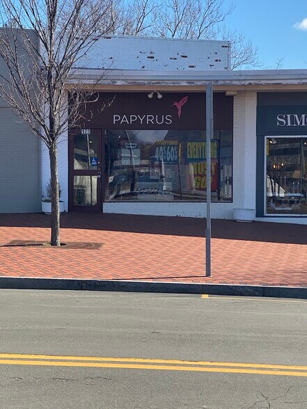 More Photos Of 160-184 Main St, Westport Storefront Retail Office For Lease