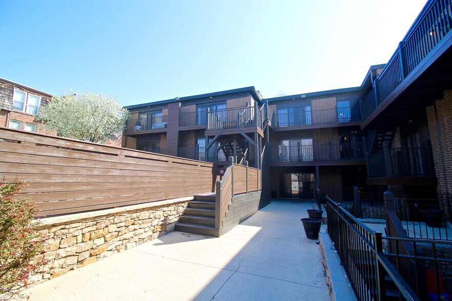 More Photos Of 4440-4444 Jarboe St, Kansas City Apartments For Sale