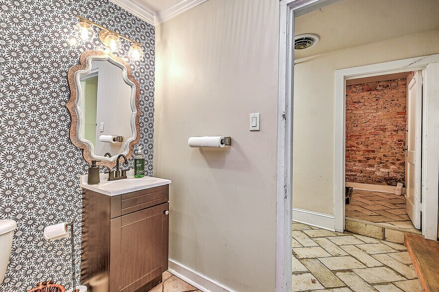 More Photos Of 529 State St, Bristol Storefront Retail Office For Sale