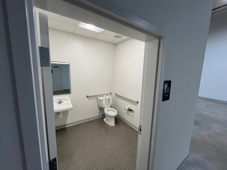 More Photos Of 4225 Phil Niekro Pky, Norcross Distribution For Lease