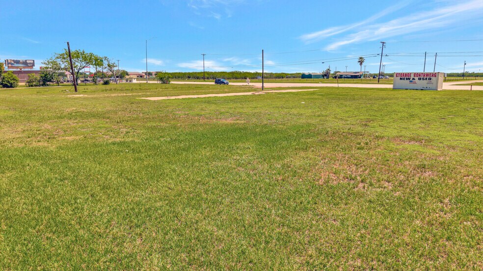 More Photos Of 9505 N Navarro St, Victoria Land For Sale