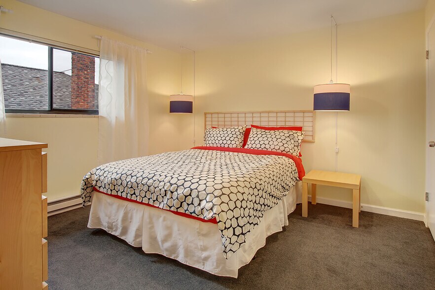 More Photos Of 4301 Whitman Ave N, Seattle Apartments For Sale