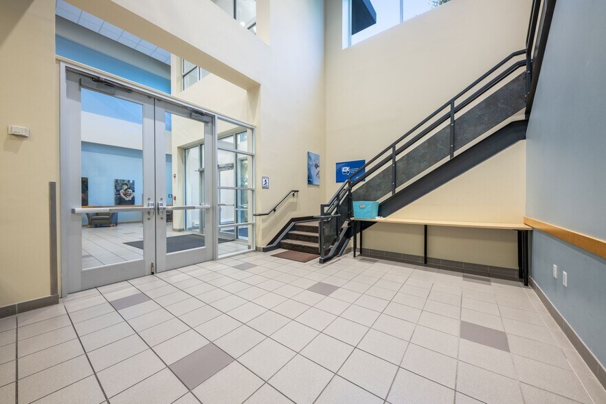 More Photos Of 301 W Howard Ln, Austin Unknown For Lease