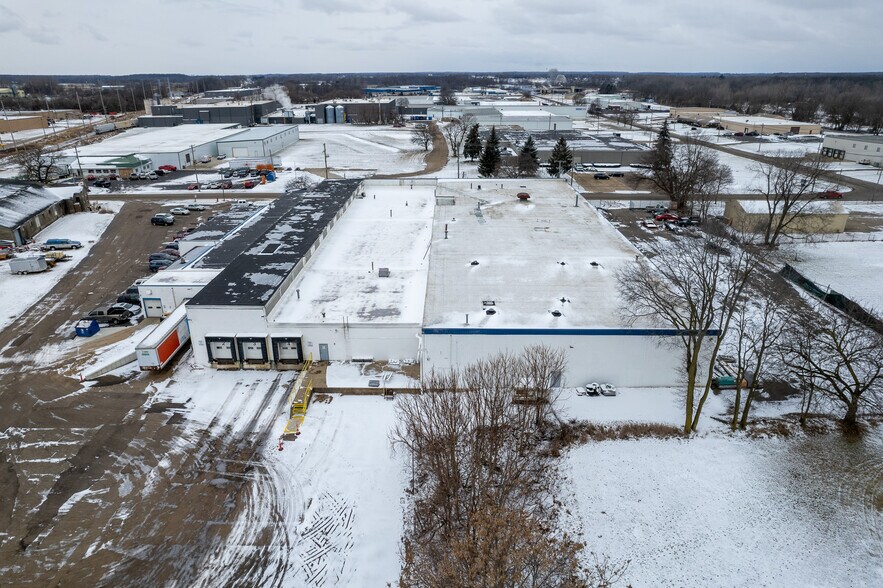 More Photos Of 325 Jay St, Coldwater Warehouse For Lease