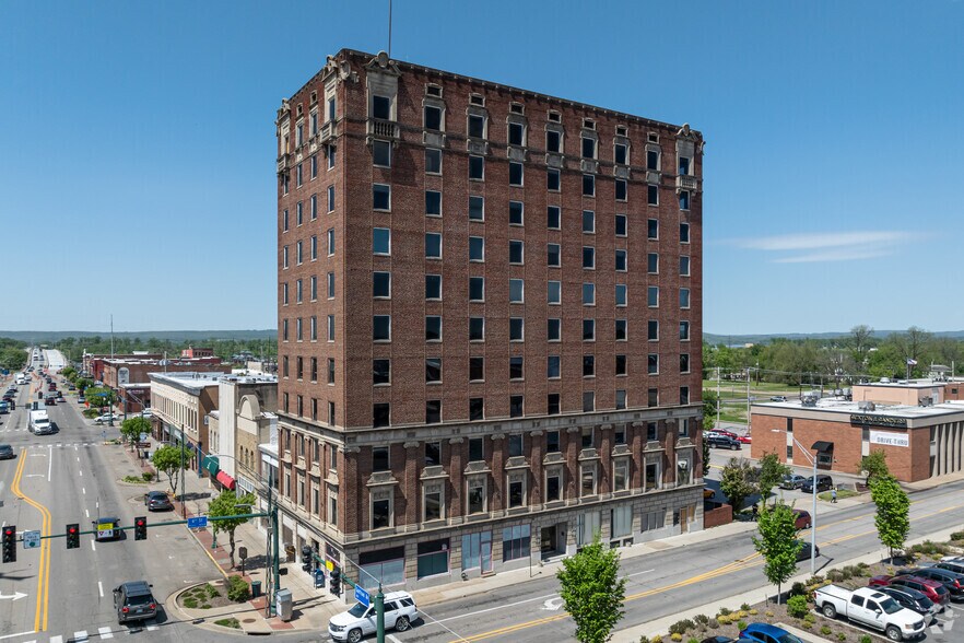 Primary Photo Of 523 Garrison Ave, Fort Smith Office For Sale