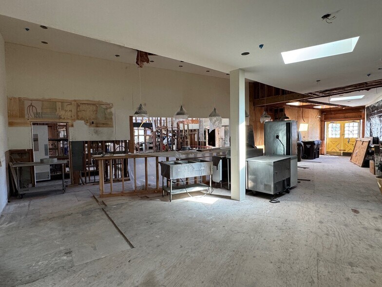 More Photos Of 200 Shoreline Hwy, Mill Valley Restaurant For Sale