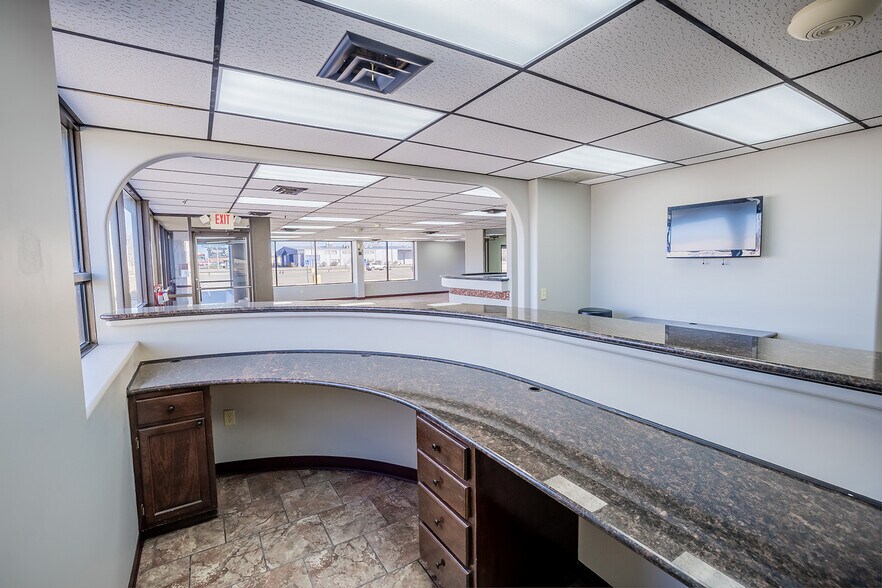 More Photos Of 11209 W Kellogg, Wichita Auto Dealership For Sale