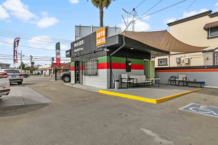 More Photos Of 13632 Van Nuys Blvd, Pacoima Auto Repair For Sale