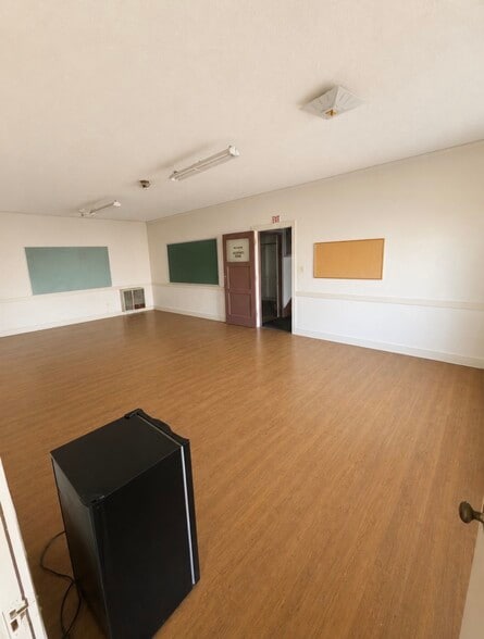 More Photos Of 1209 E Garfield Ave, Glendale Schools For Lease