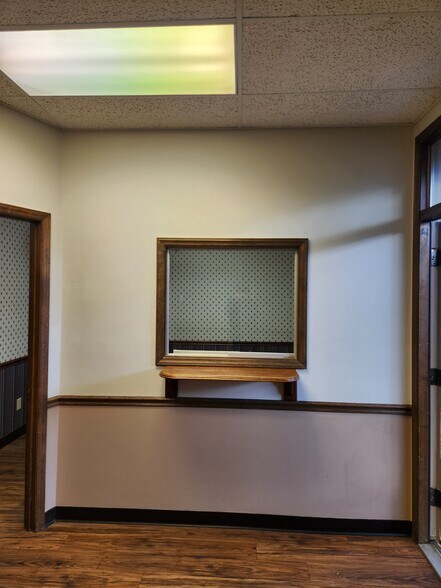 More Photos Of 1919 Boulevard St, Greensboro Office For Lease