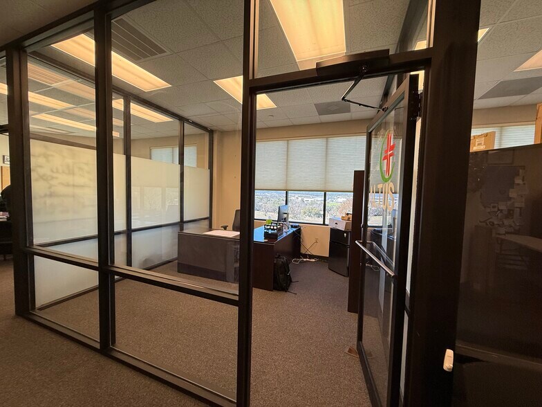 More Photos Of 1002 Marble Heights Dr, Marble Falls Medical For Lease