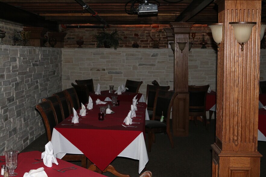 More Photos Of 111 E Erwin St, Tyler Storefront Retail Office For Sale