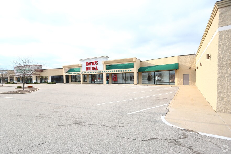 More Photos Of 1-125 Plaza Dr, Fairview Heights Storefront For Lease