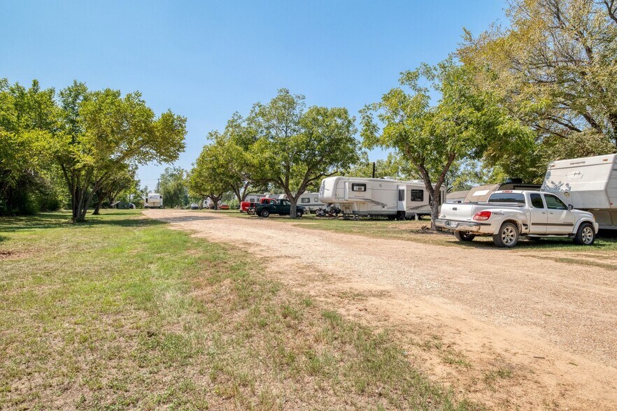 More Photos Of 1332 Cameron Ave, Rockdale Trailer Camper Park For Sale