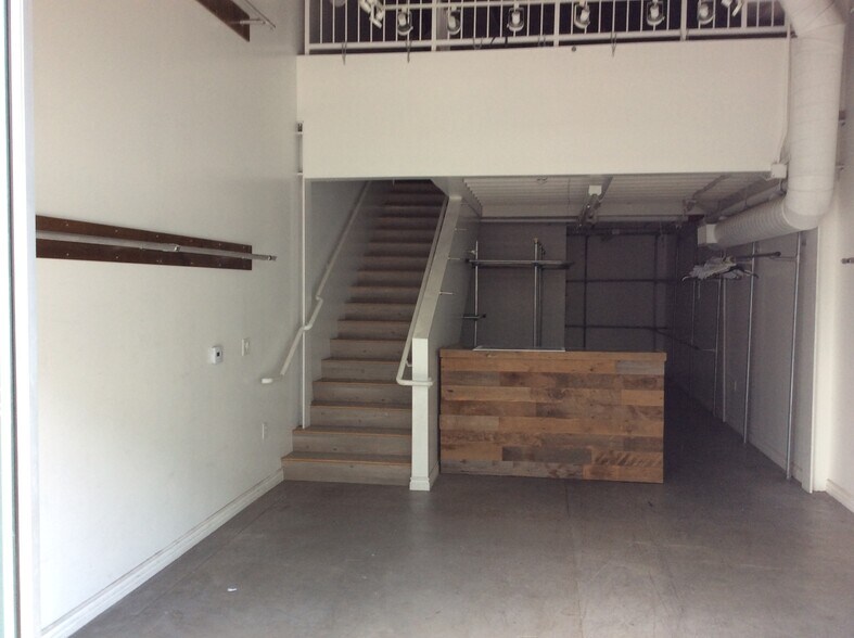 More Photos Of 921 Crocker St, Los Angeles Storefront Retail Office For Sale